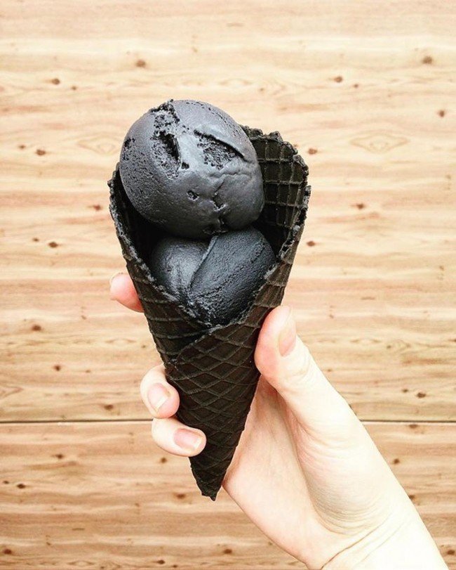 Черное мороженое