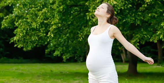 Свежий воздух и движение во время беременности необходим