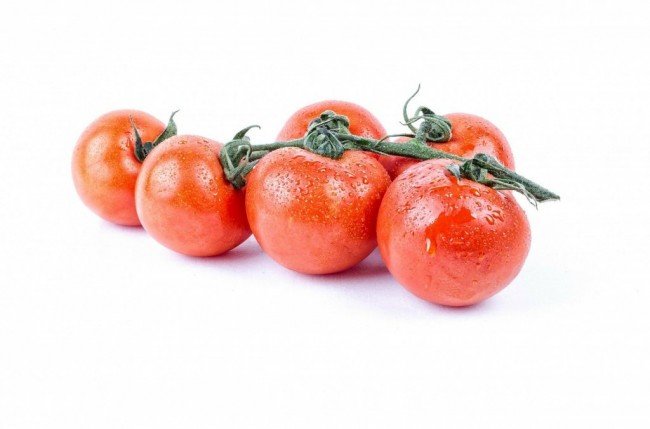 сколько калорий содержится в обычном томате