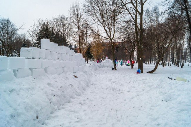 Какой длины самая большая снежная крепость?