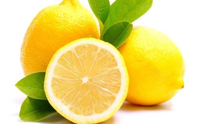 Лимон от запаха пластмассы