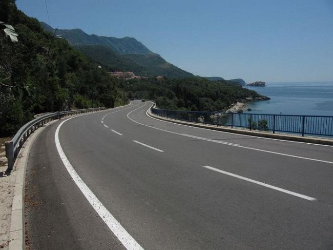 Дорога в Черногорию