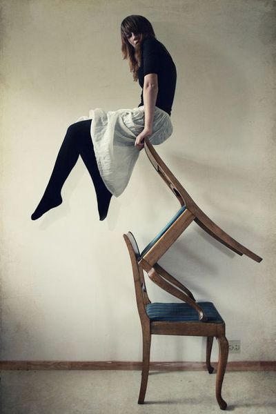 Где баланс: усидеть на двух стульях