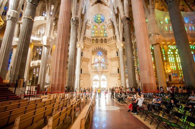 Собор Sagrada Familia в Барселоне.