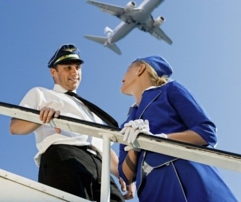 Чем привлекает девушек профессия - стюардессы?