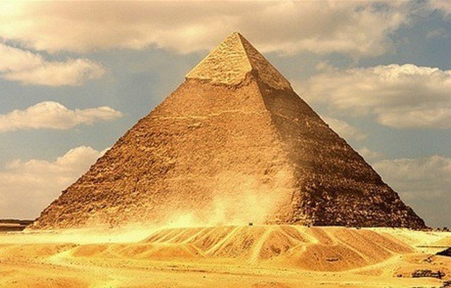 египетская пирамида