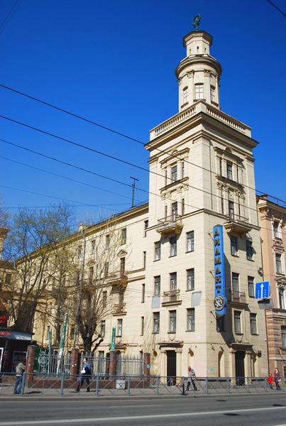 здание жилого дома, расположенное на Московском проспекте, д.37