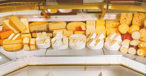 Сыр в магазине