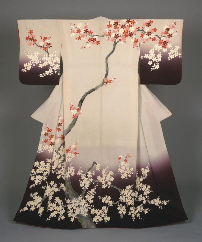 кимоно - неизменный атрибут японского праздника