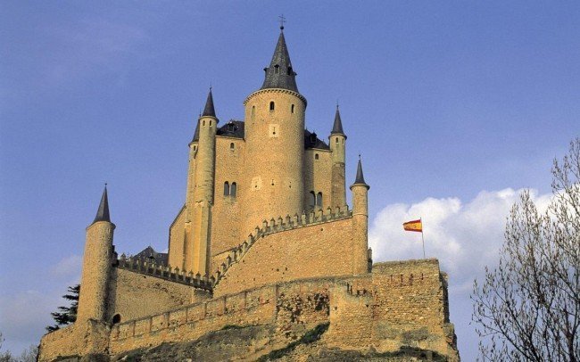 европейский замок - подарите тур подарок на день рождения