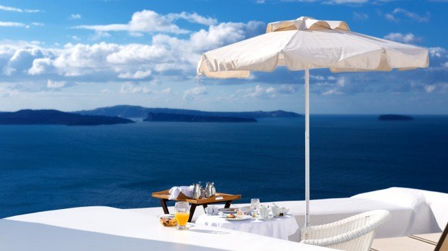 Завтрак с видом на море.
