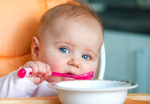 учим ребенка кушать самостоятельно