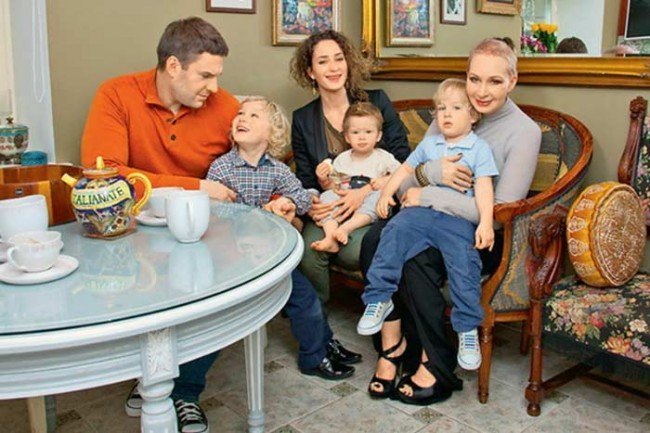 Актриса васильева с внуками и детьми