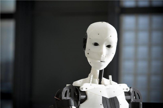 Человекоподобный робот - андроид