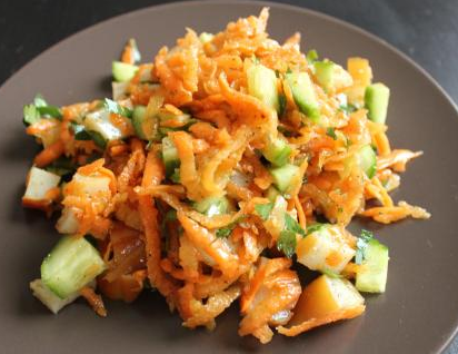 Морковный салат с кальмарами
