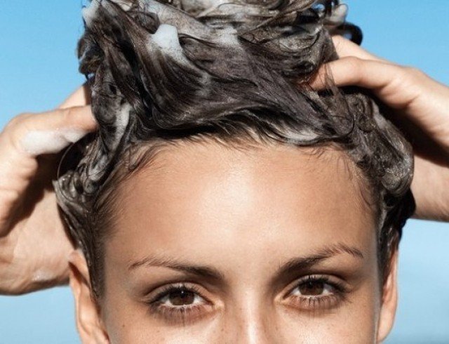Ковошинг - мытье волос кондиционером без использования шампуня.