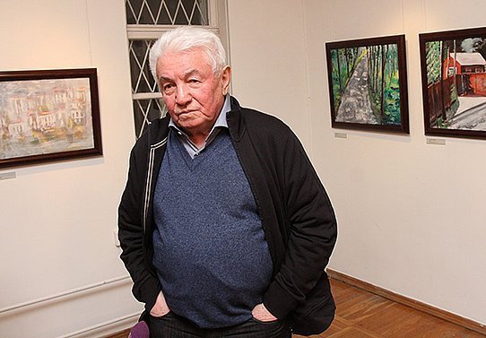 его картины, и он сам