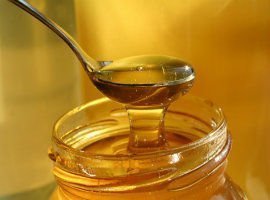 мед тоже может помочь смягчить кашель
