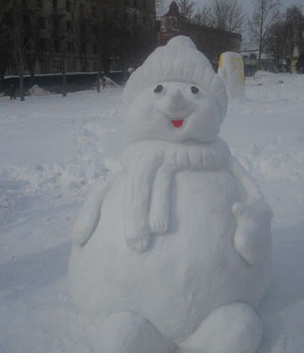 Снеговик. Нос из снега