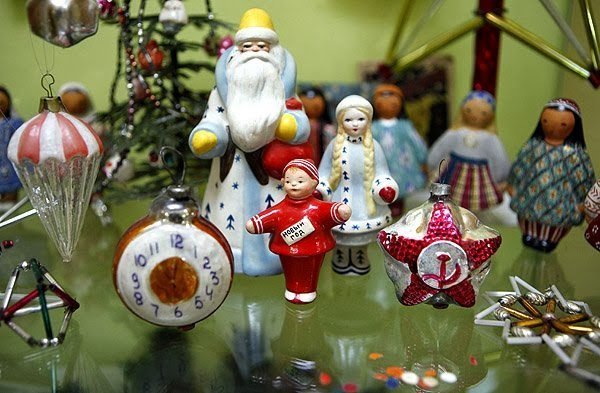 новогодние игрушки